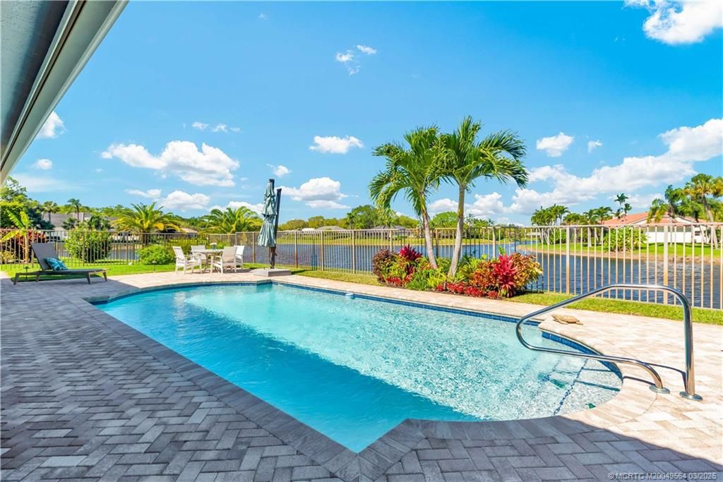 Photo of 10289 SE Banyan Way, Tequesta, FL 33469 (MLS # M20049564)