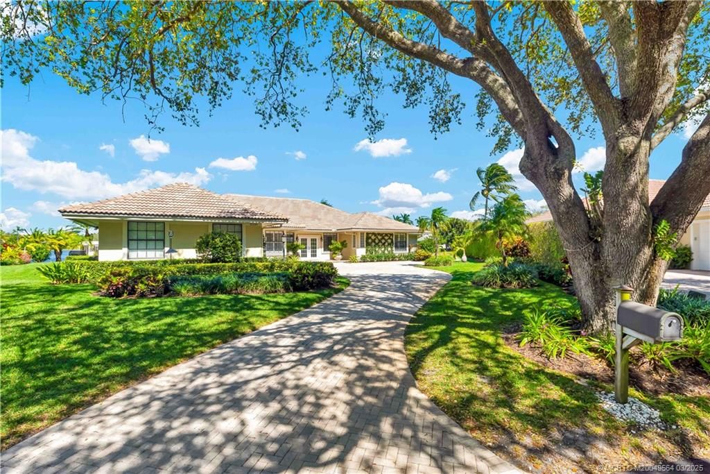 Photo of 10289 SE Banyan Way, Tequesta, FL 33469 (MLS # M20049564)