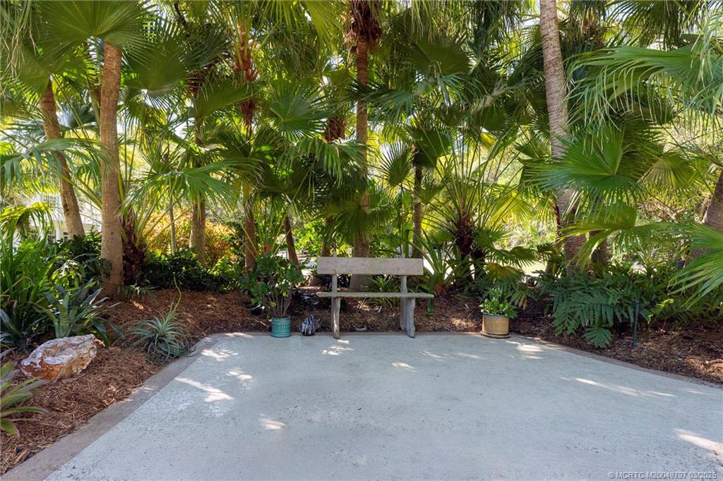 158 S River Road