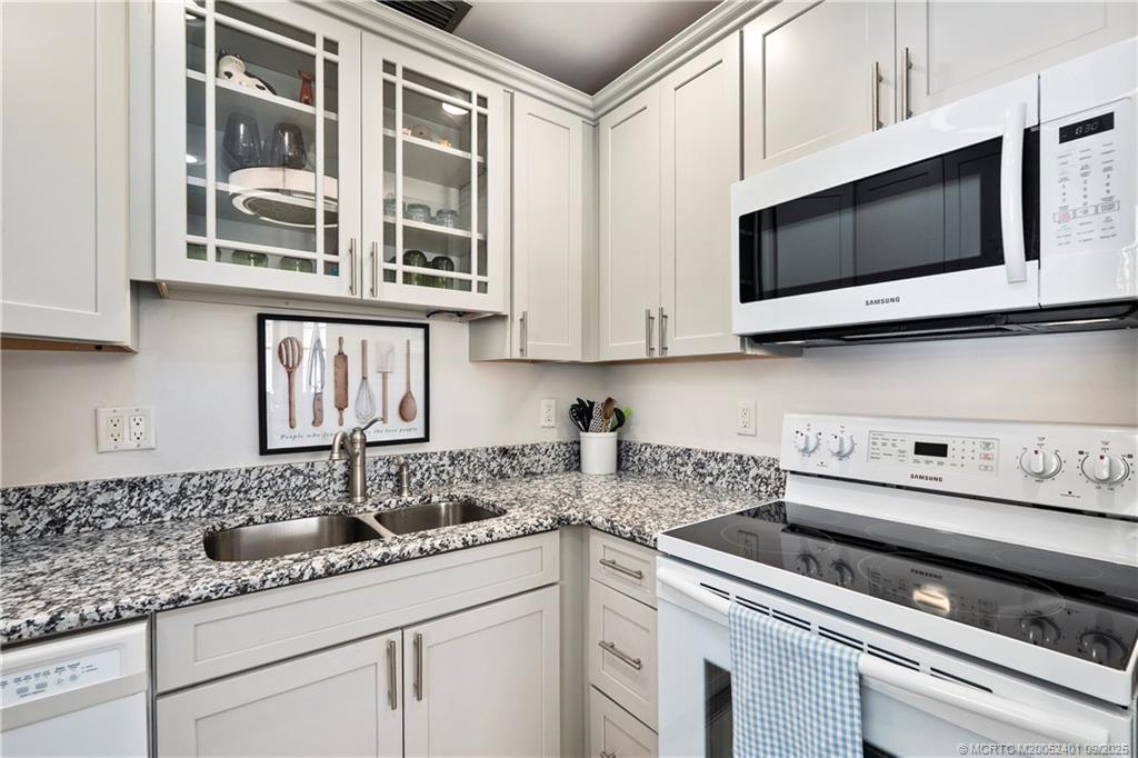 Stuart, Florida 34996, United States, 1 Bedroom Bedrooms, ,2 BathroomsBathrooms,Residential,Active,218460