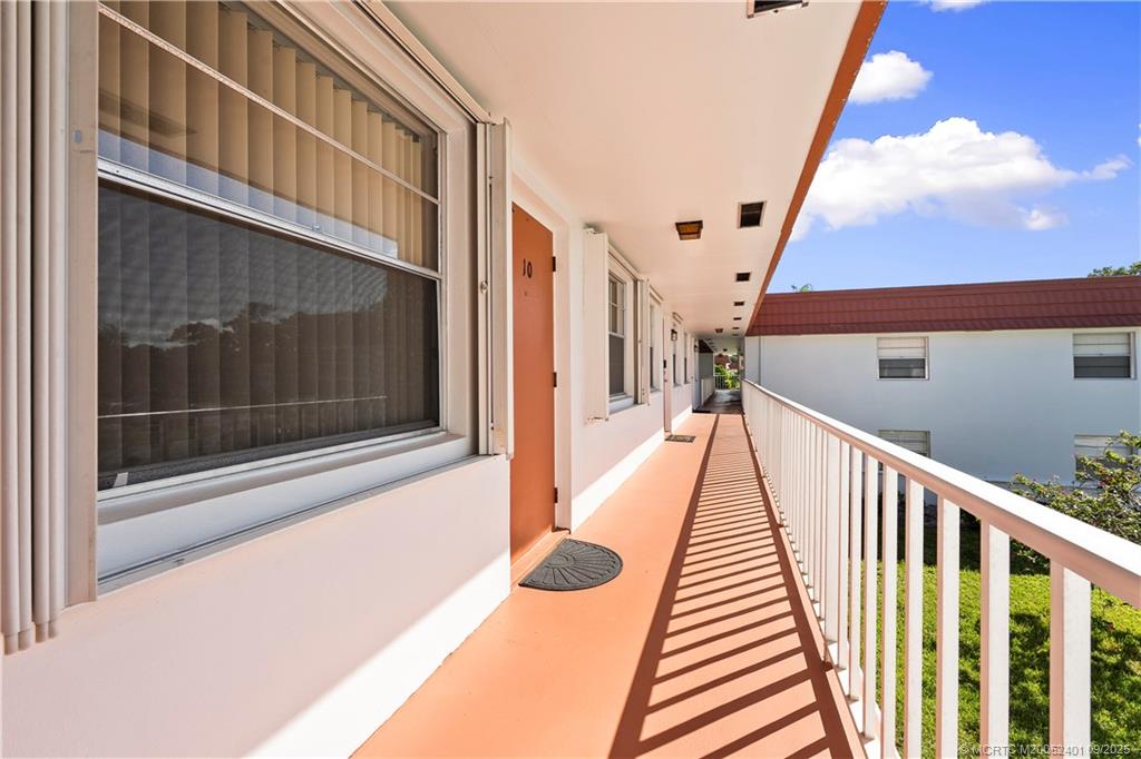 Stuart, Florida 34996, United States, 1 Bedroom Bedrooms, ,2 BathroomsBathrooms,Residential,Active,218460