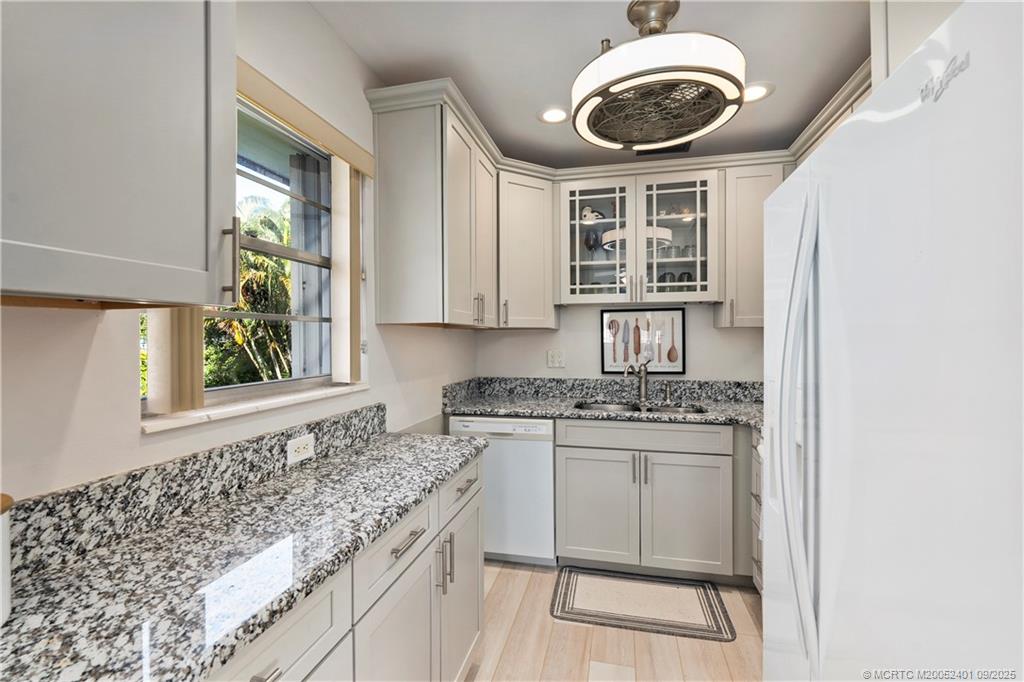 Stuart, Florida 34996, United States, 1 Bedroom Bedrooms, ,2 BathroomsBathrooms,Residential,Active,218460