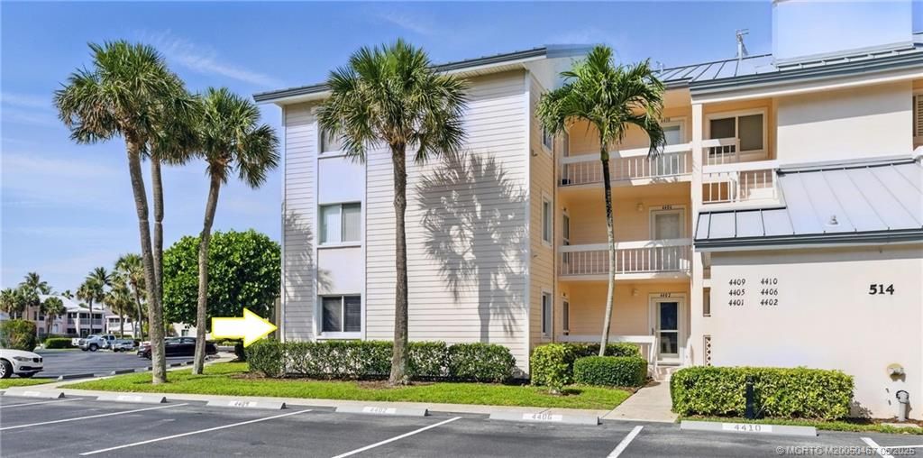 Photo of 514 NE Plantation Road #4401, Stuart, FL 34996 (MLS # M20050467)