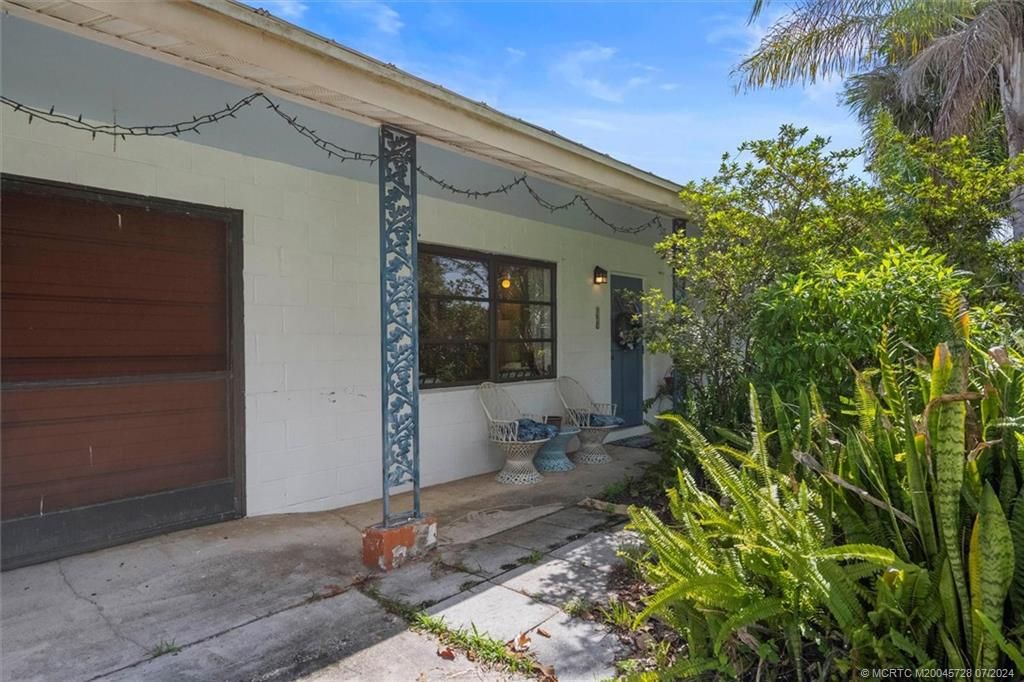 Photo of 2279 NW Sunset Boulevard, Jensen Beach, FL 34957 (MLS # M20045728)