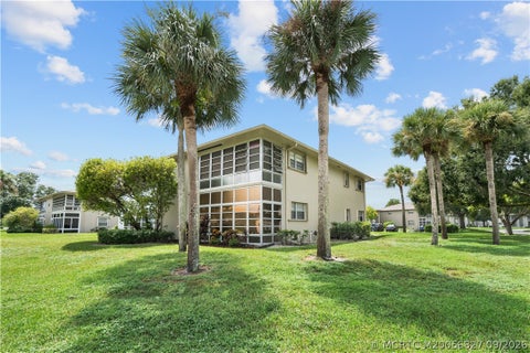 Condo For Sale - 21 Lake Vista Trail #107<br/> Saint Lucie County, Port St. Lucie, FL 34952