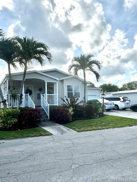 Mobile Home For Sale - 4463 Edwina Lane #484<br/> Lake Worth, FL 33463