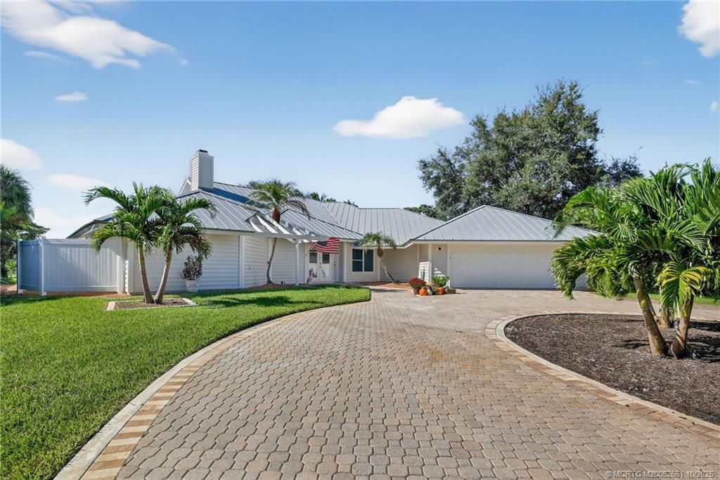 Photo of 6420 SE Winged Foot Drive, Stuart, FL 34997 (MLS # M20052661)