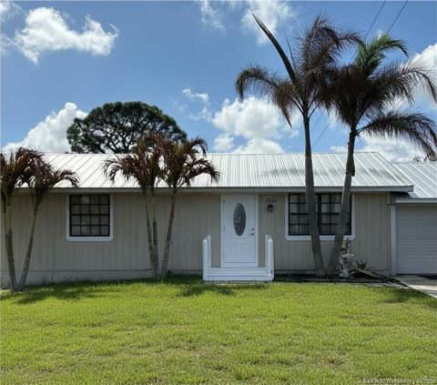 Photo of 2444 SE Washington Street, Stuart, FL 34997 (MLS # M20054741)