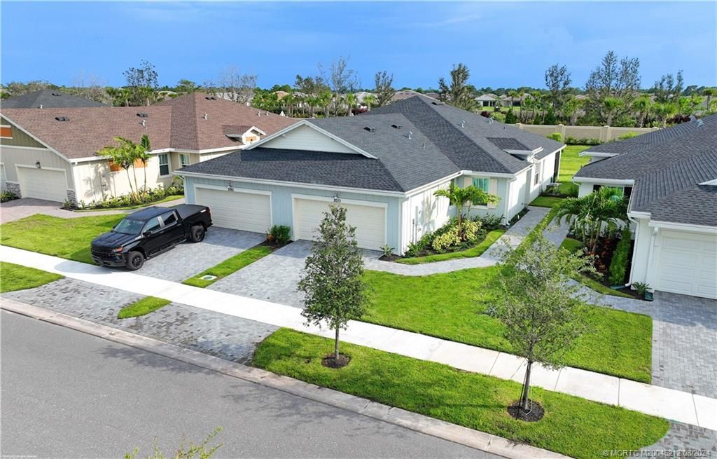 Photo of 2073 SE Crosswood Way, Port Saint Lucie, FL 34984 (MLS # M20046212)
