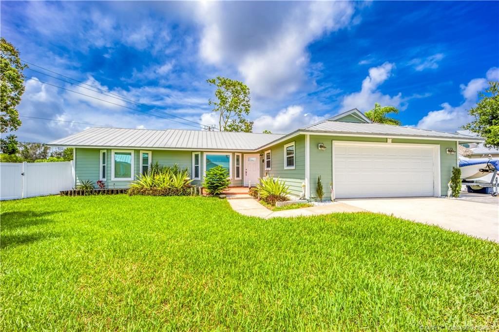 Photo of 4642 SE Shady Ridge Lane, Stuart, FL 34997 (MLS # M20045607)