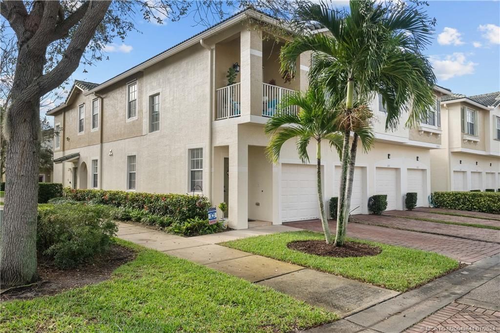 Photo of 1550 SE Wilshire Place #202, Stuart, FL 34994 (MLS # M20042541)