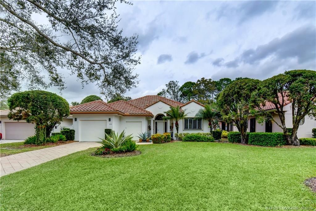 Photo of 3290 SE Cambridge Drive, Stuart, FL 34997 (MLS # M20042551)