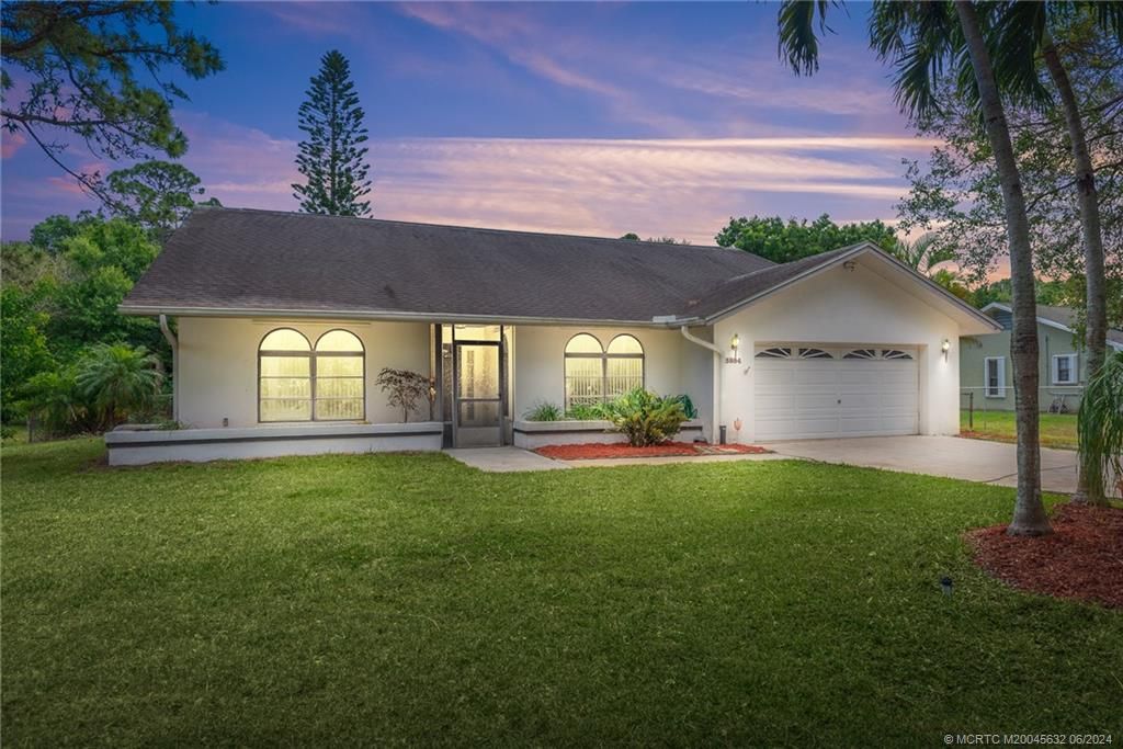 Photo of 5804 Silver Oak Drive, Fort Pierce, FL 34982 (MLS # M20045632)