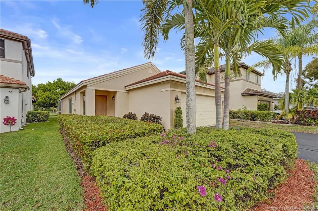 Photo of 4365 Pine Ridge Court, Weston, FL 33331 (MLS # M20054947)