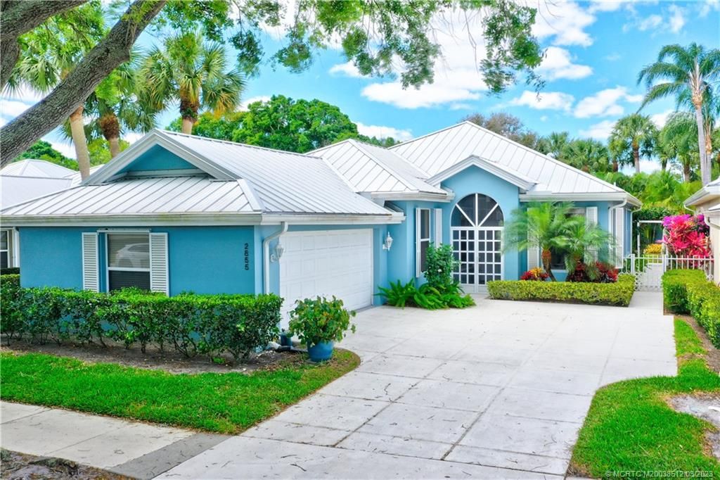 Photo of 2855 SW Brighton Way, Palm City, FL 34990 (MLS # M20038512)