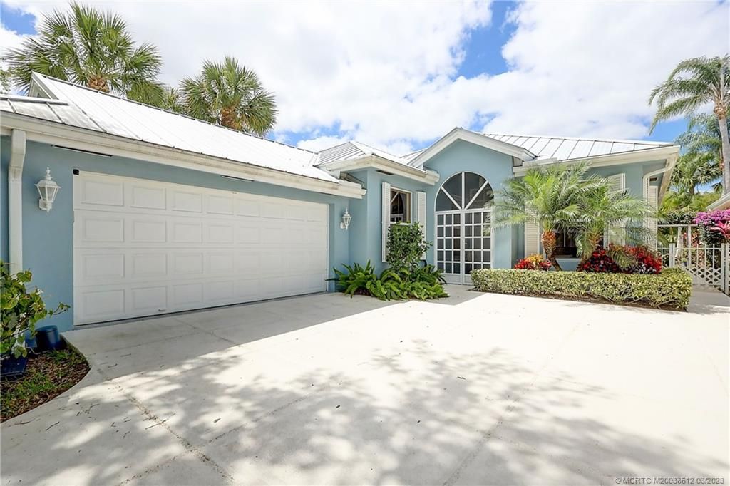 Photo of 2855 SW Brighton Way, Palm City, FL 34990 (MLS # M20038512)