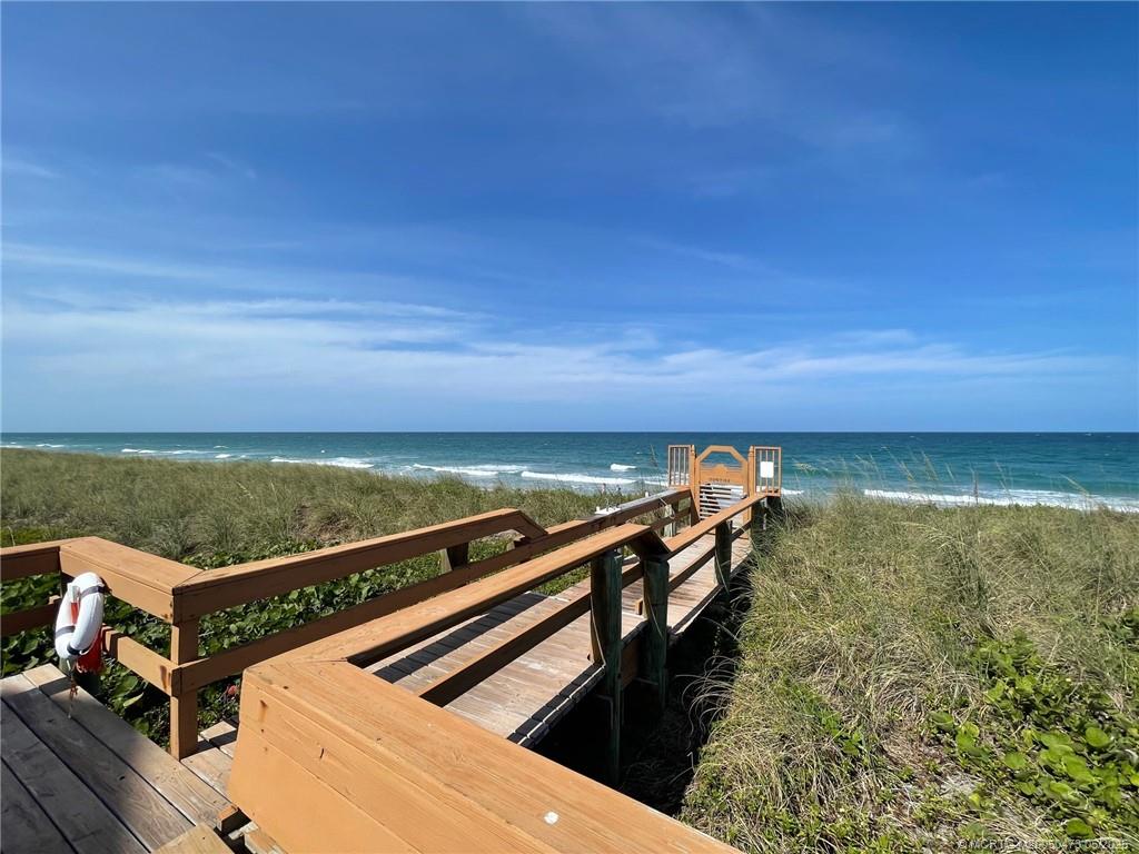 Stuart, Florida 34996, United States, 2 Bedrooms Bedrooms, ,2 BathroomsBathrooms,Residential,Active,125231