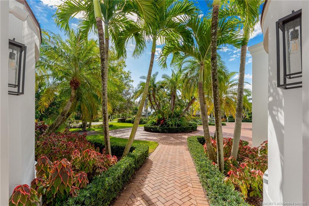 409 SE Saint Lucie Boulevard