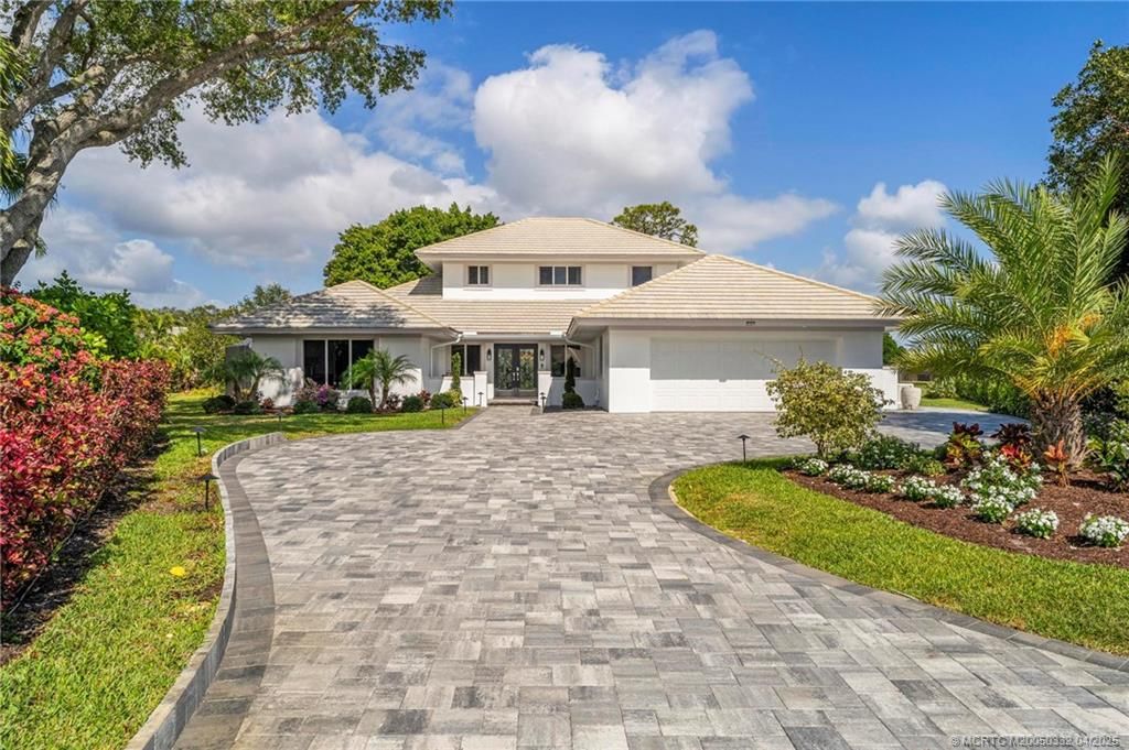 Photo of 5703 SE Glen Eagle Way, Stuart, FL 34997 (MLS # M20050332)