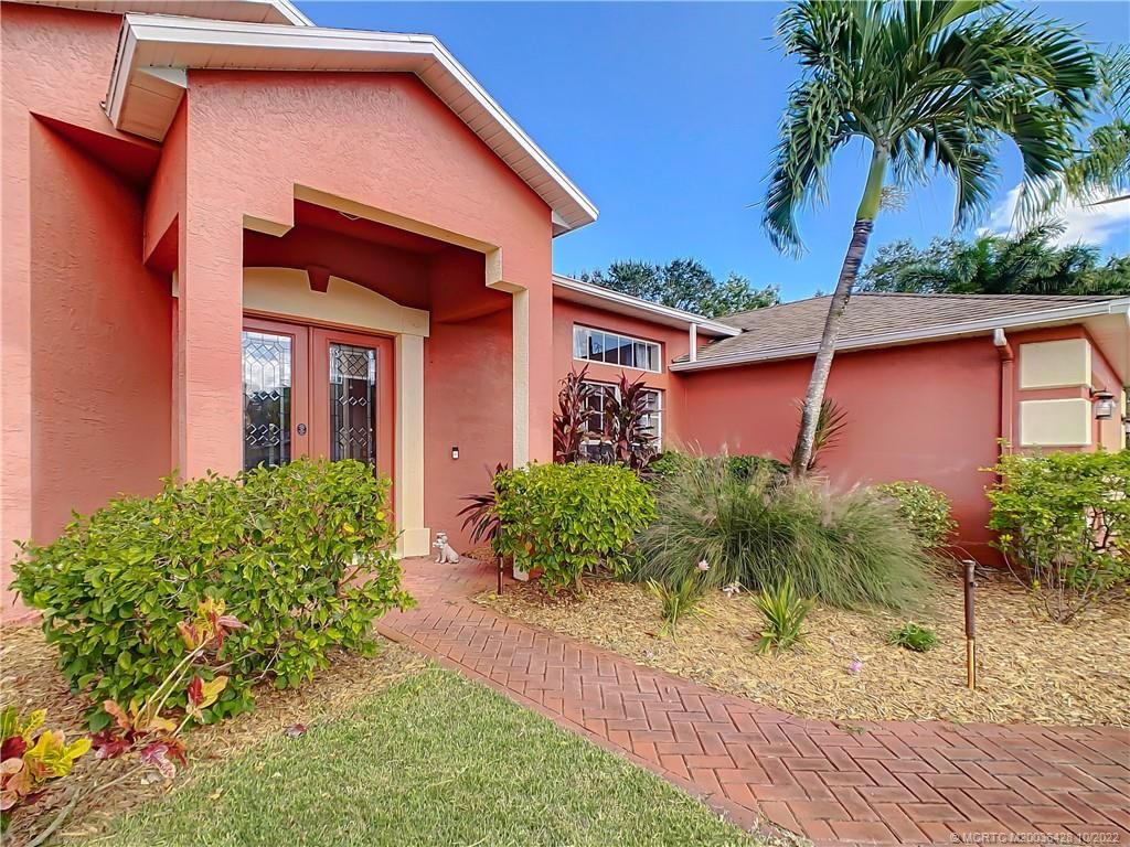 Photo of 631 SE Stow Terrace, Port Saint Lucie, FL 34984 (MLS # M20036428)