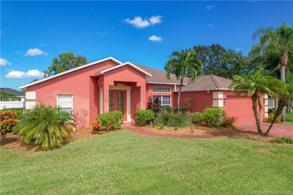 Photo of 631 SE Stow Terrace, Port Saint Lucie, FL 34984 (MLS # M20036428)