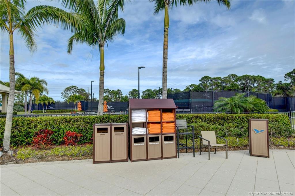 Palm City, Florida 34990, United States, 3 Bedrooms Bedrooms, ,3 BathroomsBathrooms,Residential,Active,52871