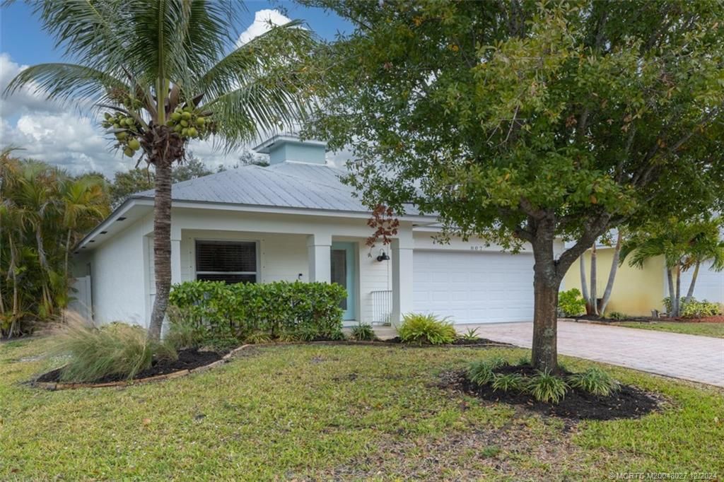 Photo of 807 SW 28th Street, Palm City, FL 34990 (MLS # M20048027)