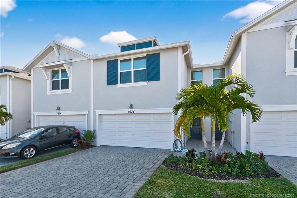 Photo of 5634 SE Edgewater Circle, Stuart, FL 34997 (MLS # M20053258)