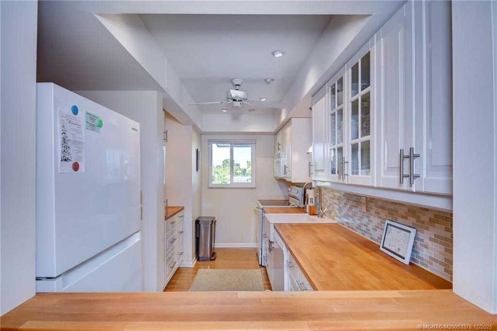 Stuart, Florida 34996, United States, 2 Bedrooms Bedrooms, ,2 BathroomsBathrooms,Residential,Active,251704