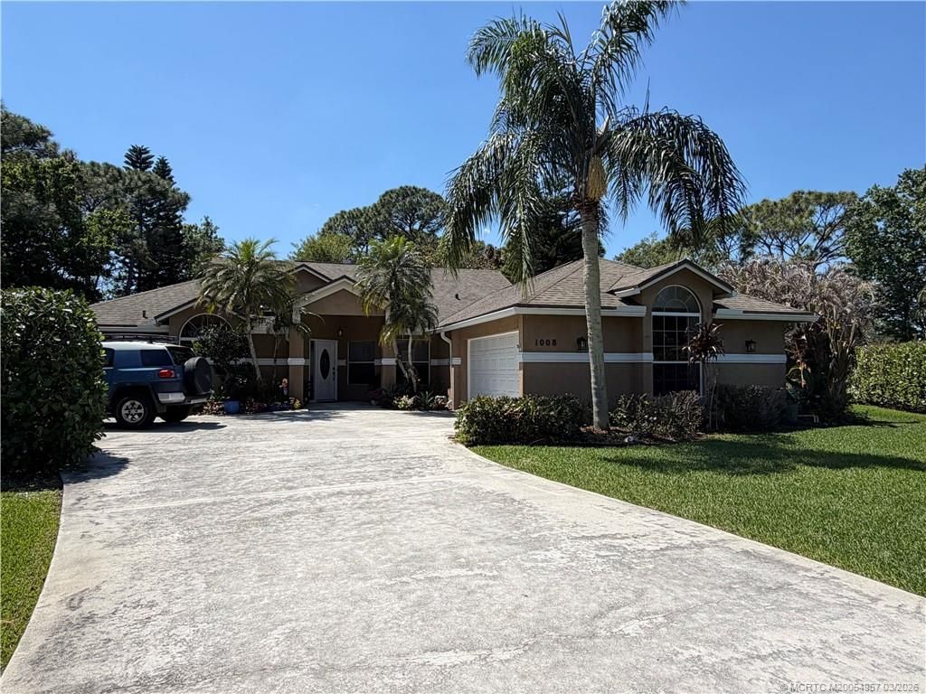 Photo of 1008 SW Hunt Club Circle, Palm City, FL 34990 (MLS # M20054957)