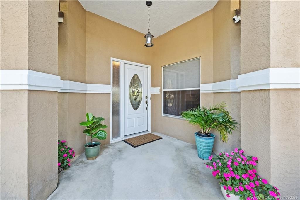 Photo of 1008 SW Hunt Club Circle, Palm City, FL 34990 (MLS # M20054957)