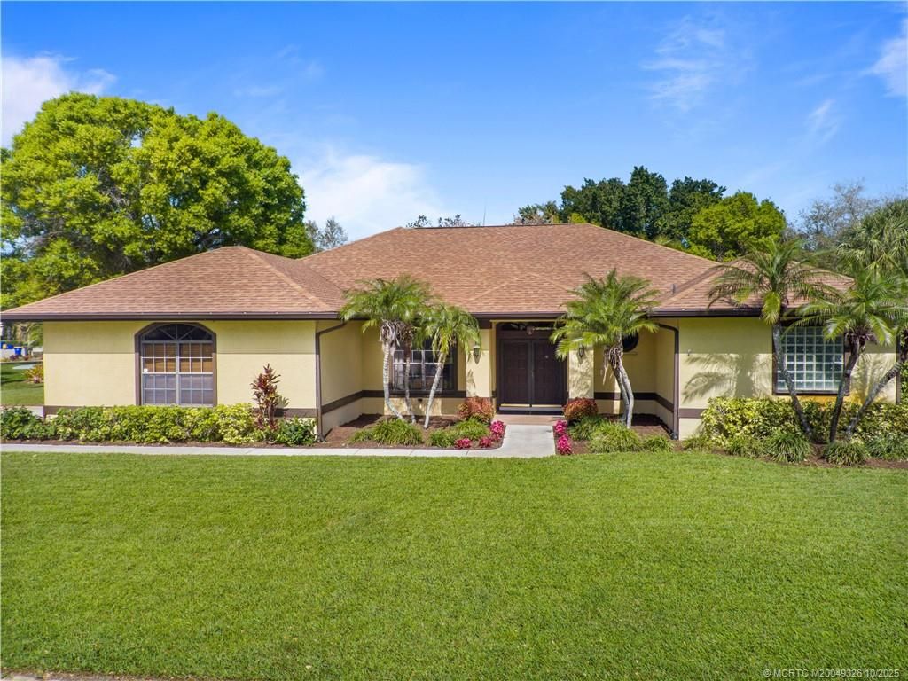 Photo of 4192 SW Oakhaven Lane, Palm City, FL 34990 (MLS # M20049326)