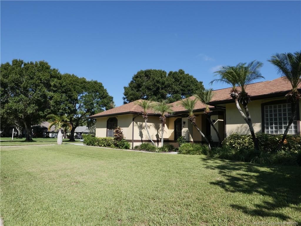 Photo of 4192 SW Oakhaven Lane, Palm City, FL 34990 (MLS # M20049326)