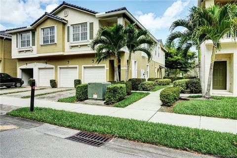 Condo For Sale - 3041 SE Lexington Lakes Drive #104<br/> Martin County, Stuart, FL 34994