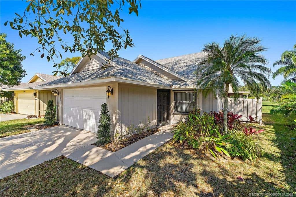 Photo of 12921 SE Crooked Stick Lane, Hobe Sound, FL 33455 (MLS # M20056309)