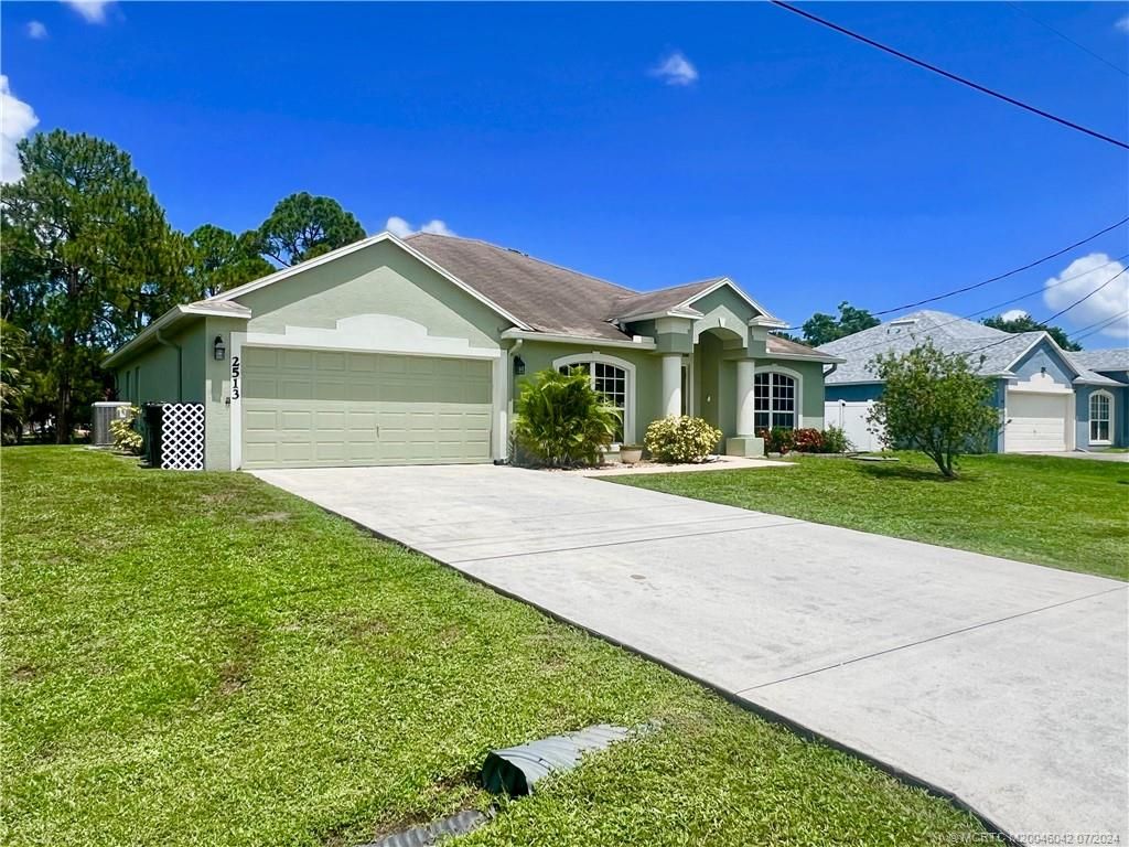 Photo of 2513 SW Fondura Road, Port Saint Lucie, FL 34953 (MLS # M20046042)