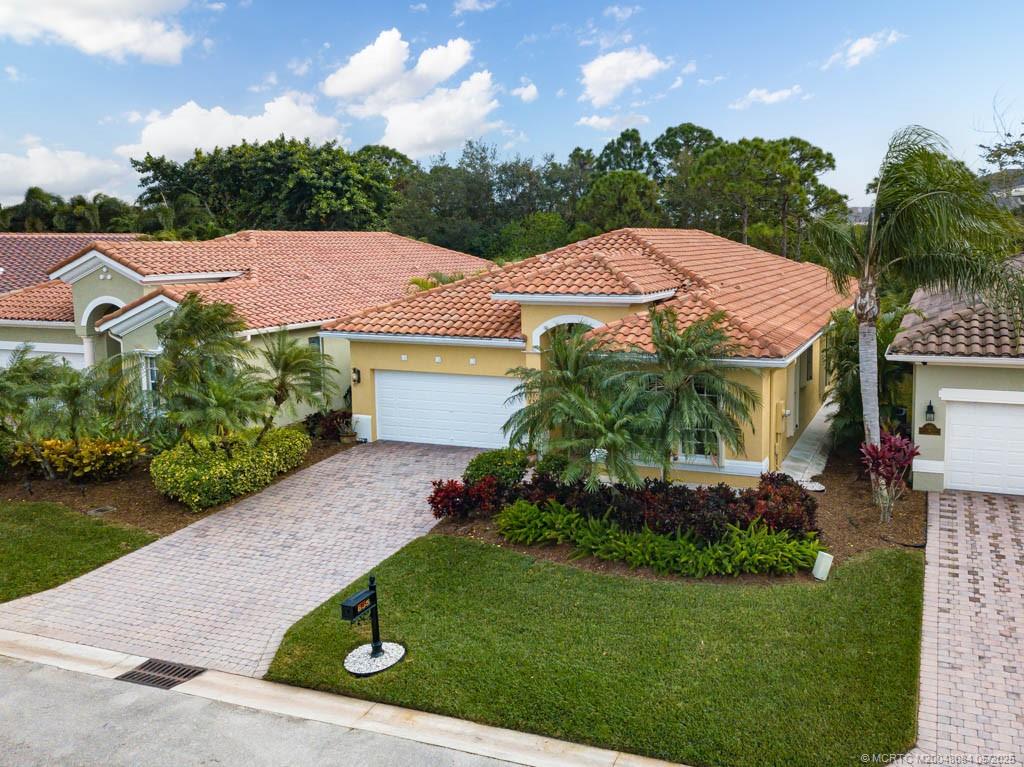 855 SW Pebble Lane