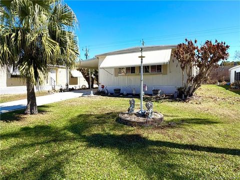Mobile Home For Sale - 6 Santa Cruz Way<br/> Saint Lucie County, Port St. Lucie, FL 34952