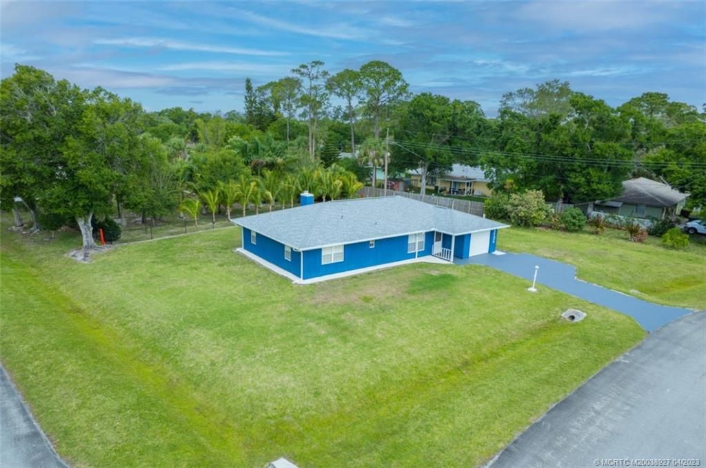 Photo of 6406 Drawdy Parkway, Fort Pierce, FL 34951 (MLS # M20038927)