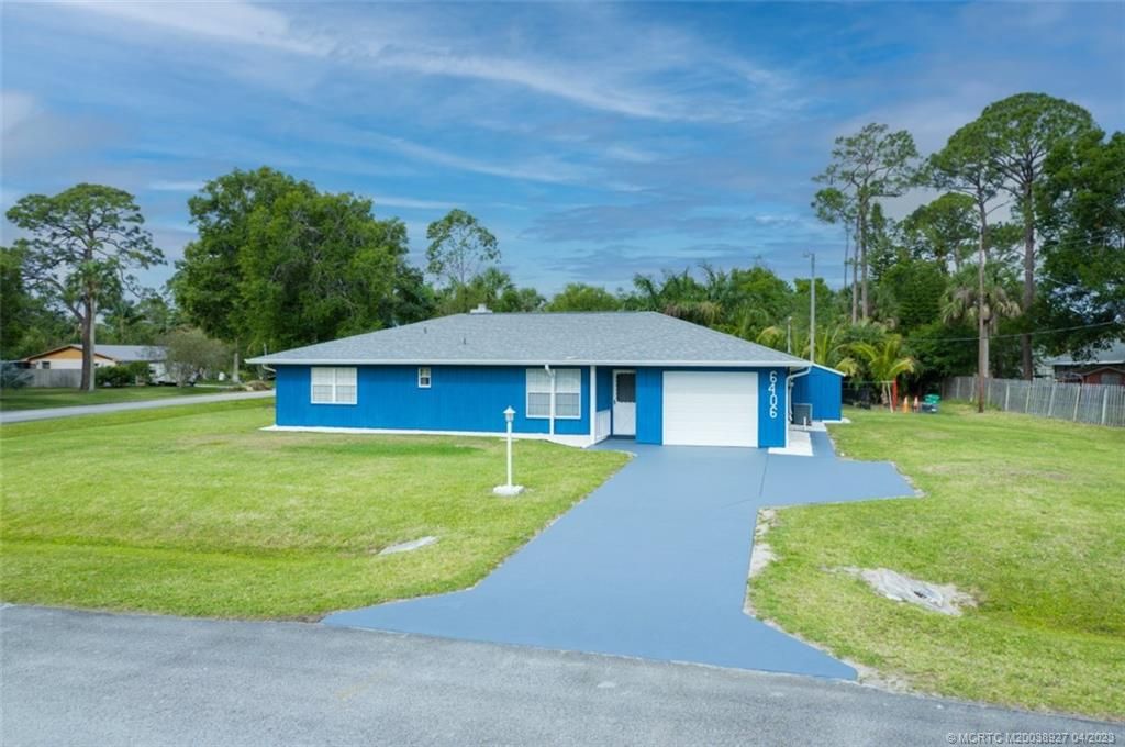 Photo of 6406 Drawdy Parkway, Fort Pierce, FL 34951 (MLS # M20038927)