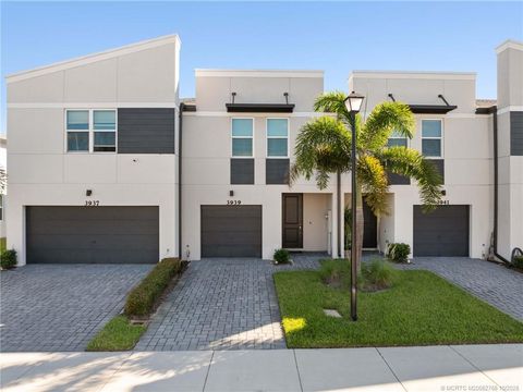 Photo of 3939 SE Mentmore Lane, Stuart, FL 34997 (MLS # M20052765) Photo of 3939 SE Mentmore Lane, Stuart, FL 34997 (MLS # M20052765)