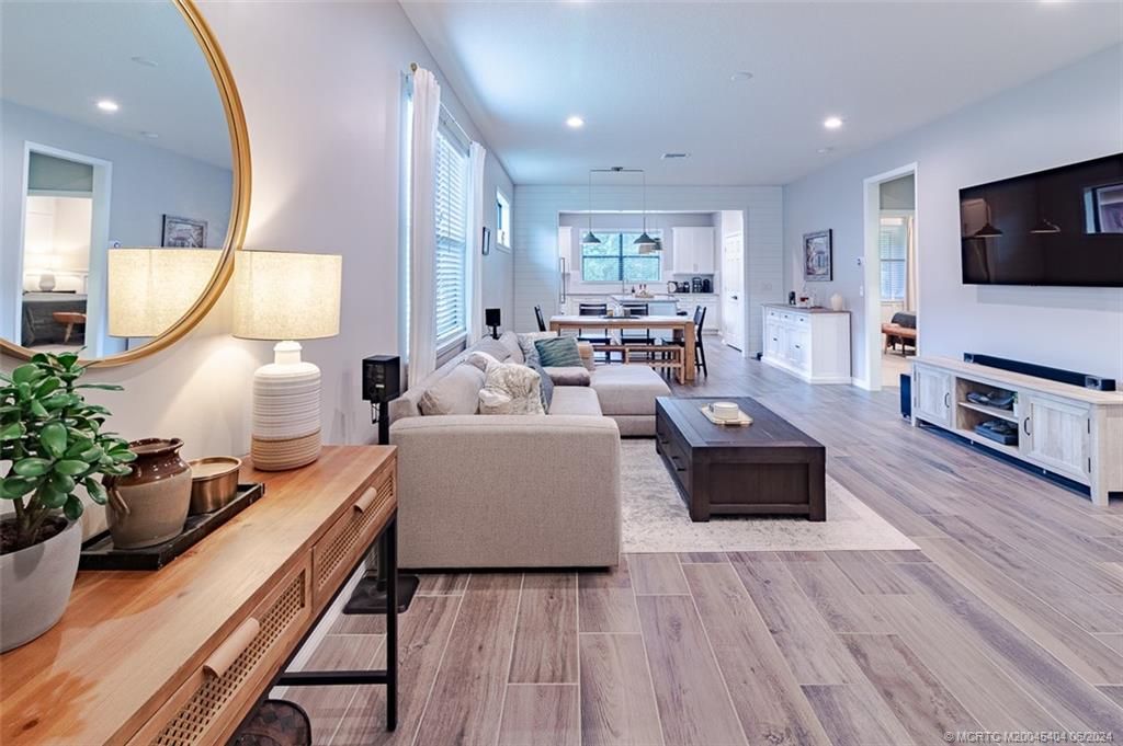 Photo of 552 SE Monet Drive, Port Saint Lucie, FL 34984 (MLS # M20045404)