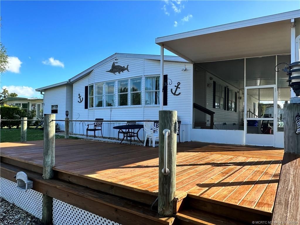 Photo of 211 SE Paradise Place, Stuart, FL 34997 (MLS # M20043431)