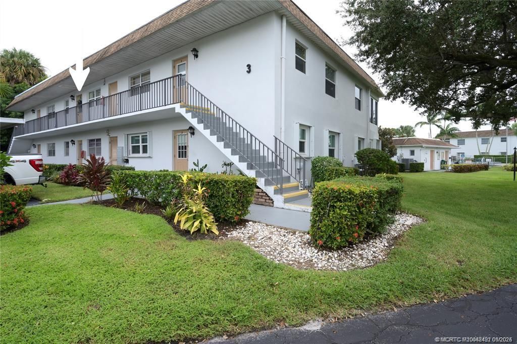 Photo of 2950 SE Ocean Boulevard #3-5, Stuart, FL 34996 (MLS # M20048492)