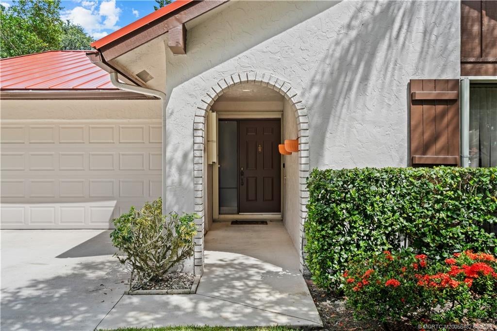 Photo of 2600 SW Willowood Circle, Palm City, FL 34990 (MLS # M20056482)