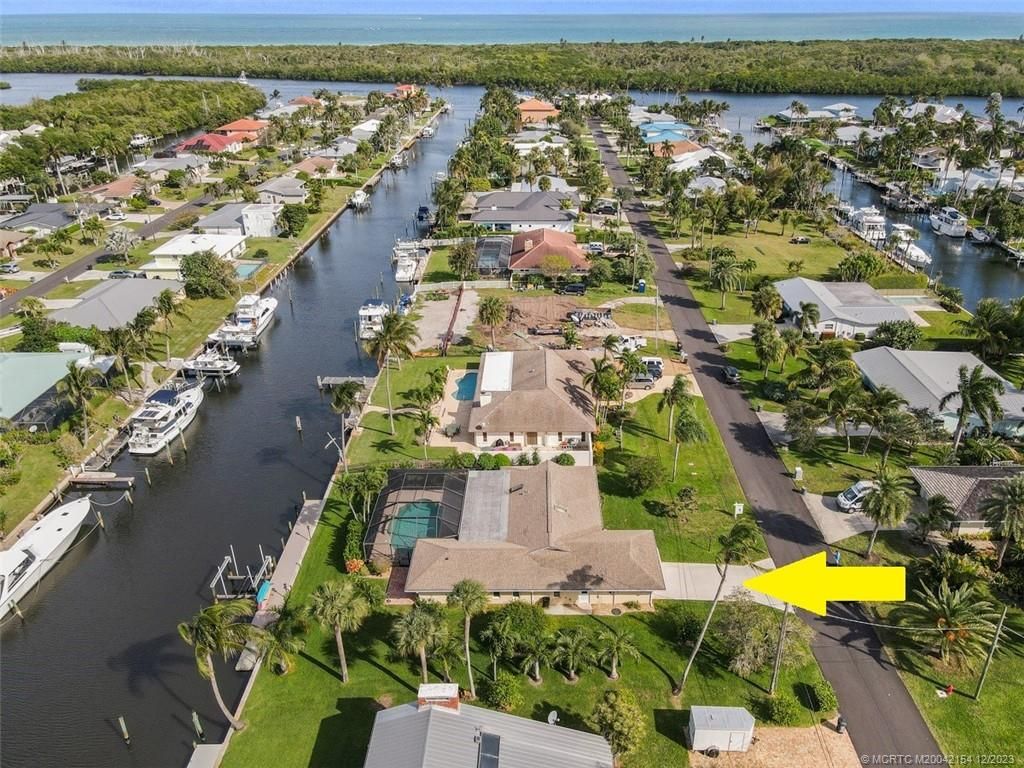 Photo of 8377 SE Coconut Street, Hobe Sound, FL 33455 (MLS # M20042154)