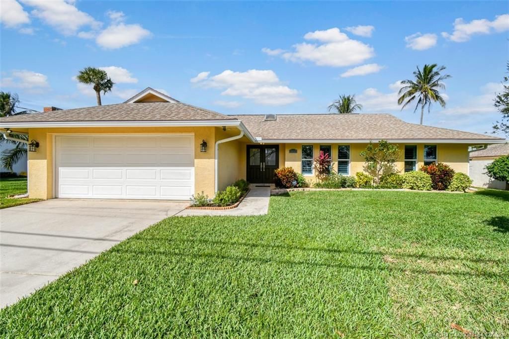 Photo of 8377 SE Coconut Street, Hobe Sound, FL 33455 (MLS # M20042154)