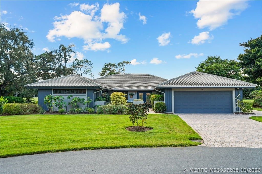 Photo of 1423 SW Troon Circle, Palm City, FL 34990 (MLS # M20057205)