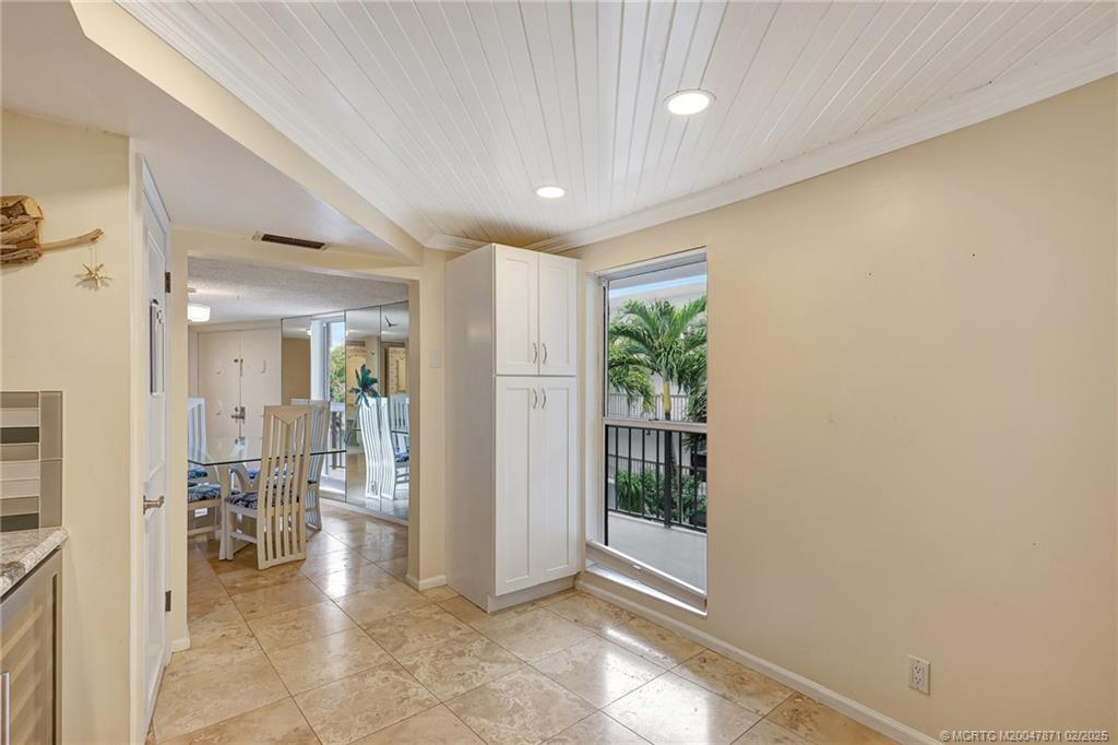 1357 NE Ocean Boulevard 318