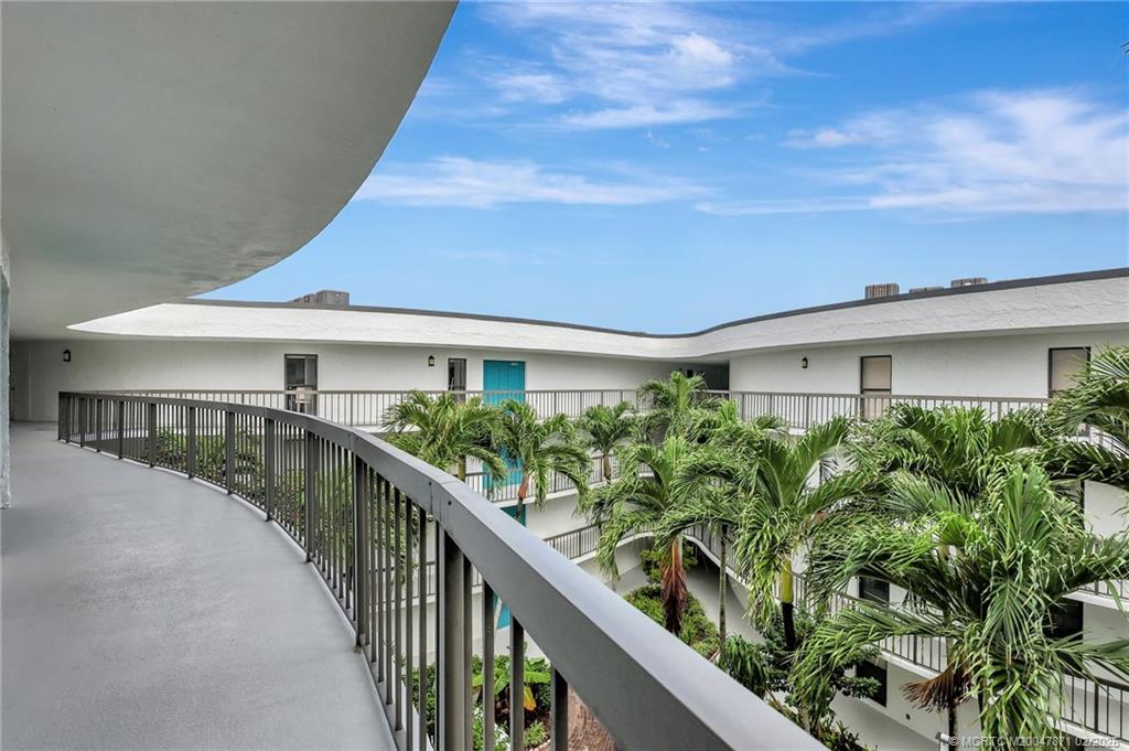 1357 NE Ocean Boulevard 318